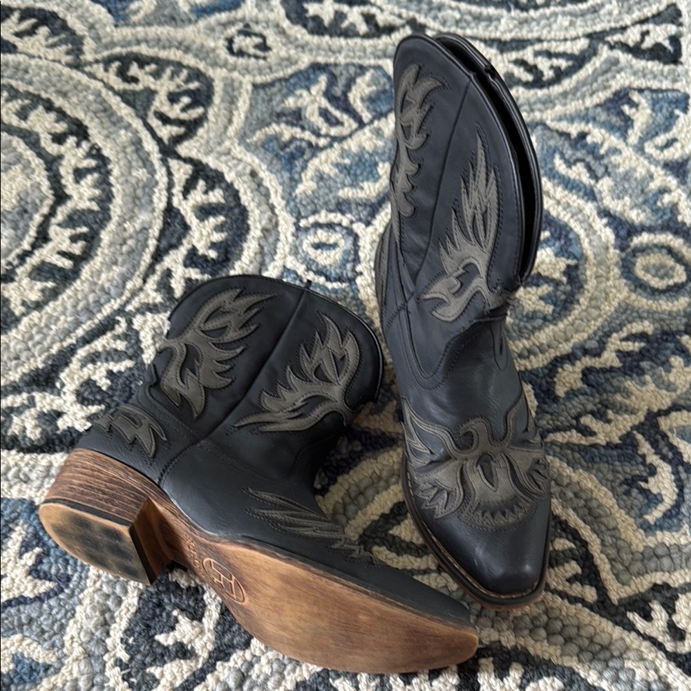 Roper Black and Gray Heeled Western Boots